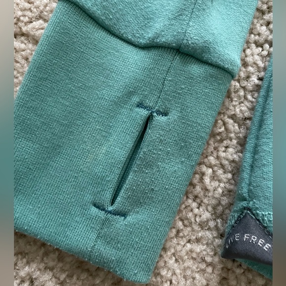 Fleece pullover - Picture 3 of 8